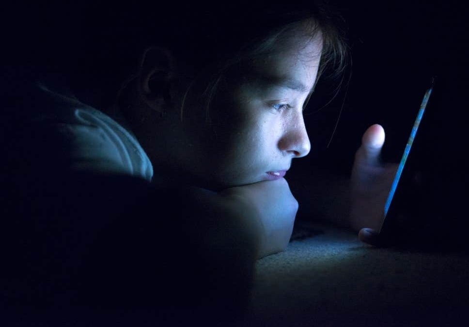 Dependenta de smartphone – unul din patru tineri sufera de aceasta problema