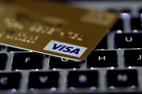 Visa emite un avertisment benzinariilor, acestea fiind tinta hackerilor care fura carduri de credit