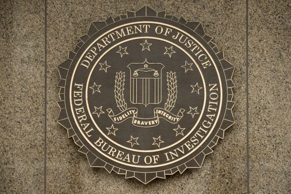 Agentii FBI au arestat 2 programatori care detineau cele mai mari site-uri ilegale de streaming