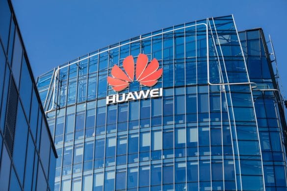 Cinci fosti angajati Huawei arestati pentru ca au discutat online despre acordul cu Iranul