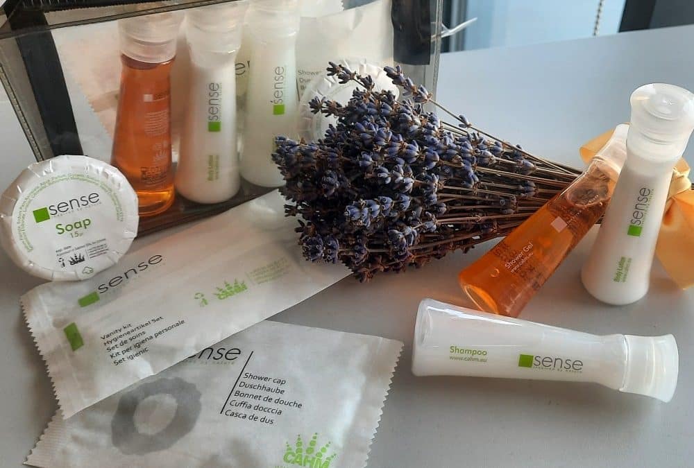 Iata cum sa iti surprinzi oaspetii cu cele mai elegante si parfumate cosmetice hoteliere de pe piata!
